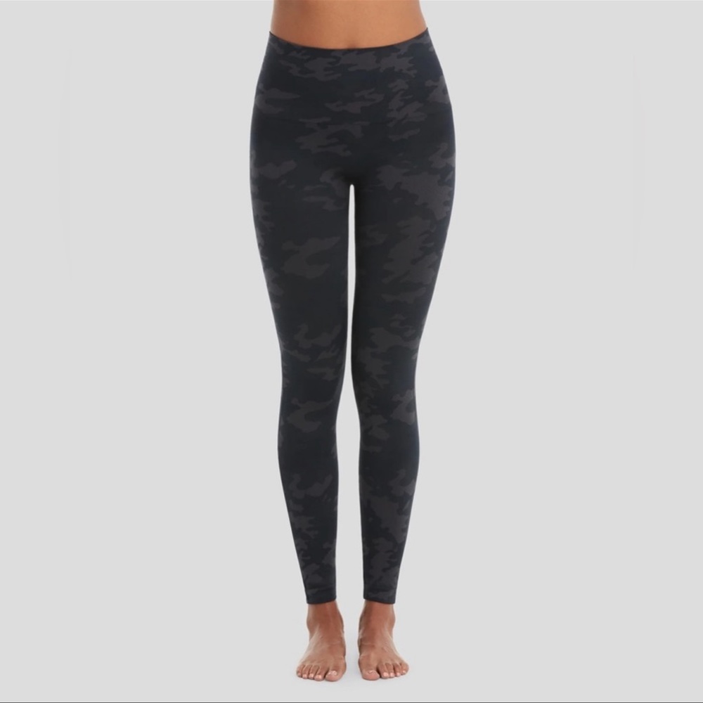 Spanx Look At Me Now Seamless Camo Leggings Sz Medium
